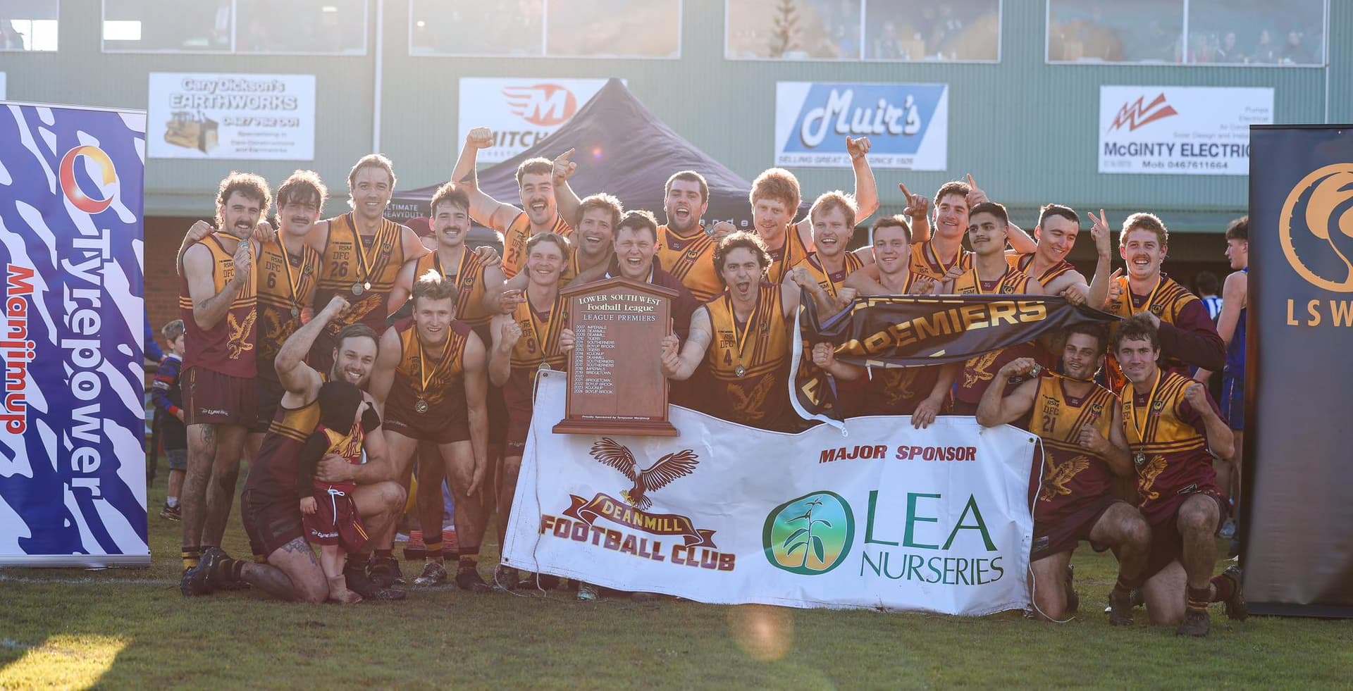 Deanmill FC public club image showing the football team celebrating on field
